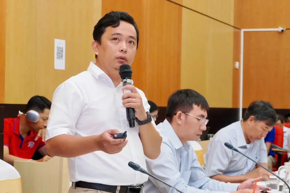 Ông Nguyễn Việt Trung, Phó Tổng Giám đốc Công ty cổ phần Giáo dục KDI, trình bày tham luận tại toạ đàm. Ảnh: HOÀNG HÙNG