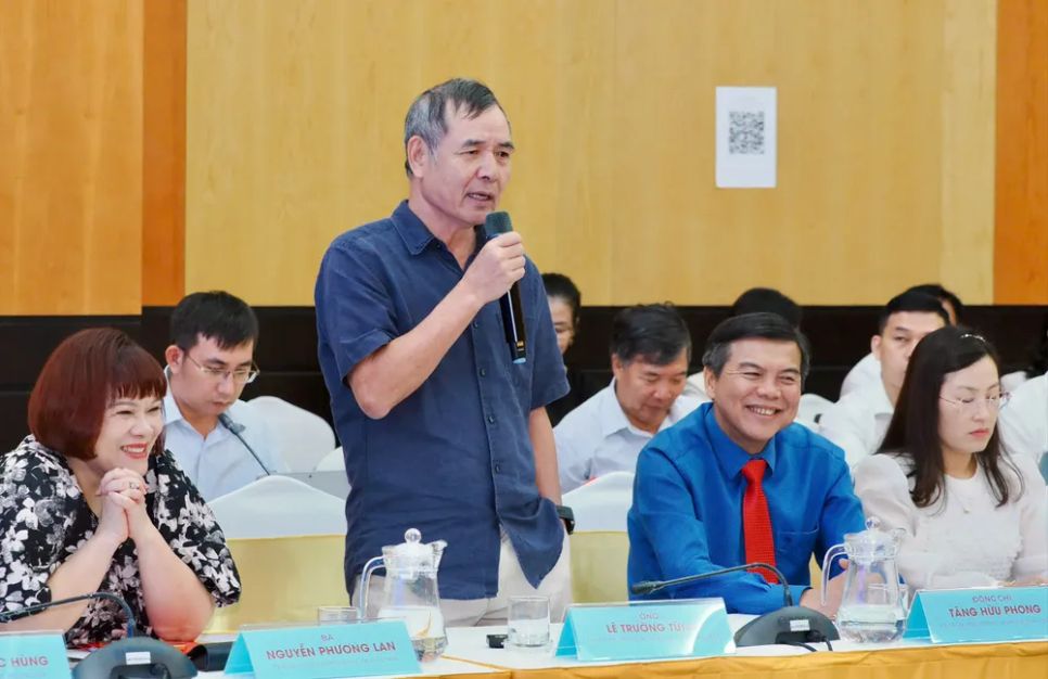 TS Lê Trường Tùng phát biểu tại toạ đàm. Ảnh: HOÀNG HÙNG