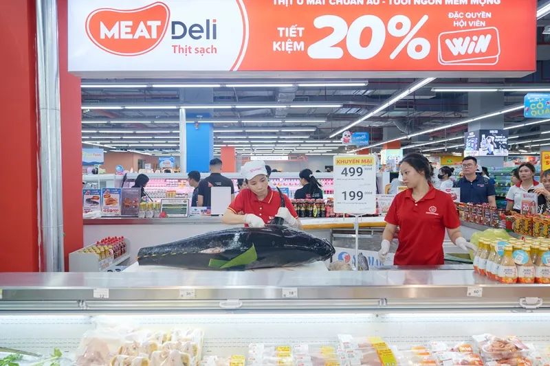 Hải sản tươi được sơ chế tại siêu thị WinMart Hải sản tươi được sơ chế tại siêu thị WinMart