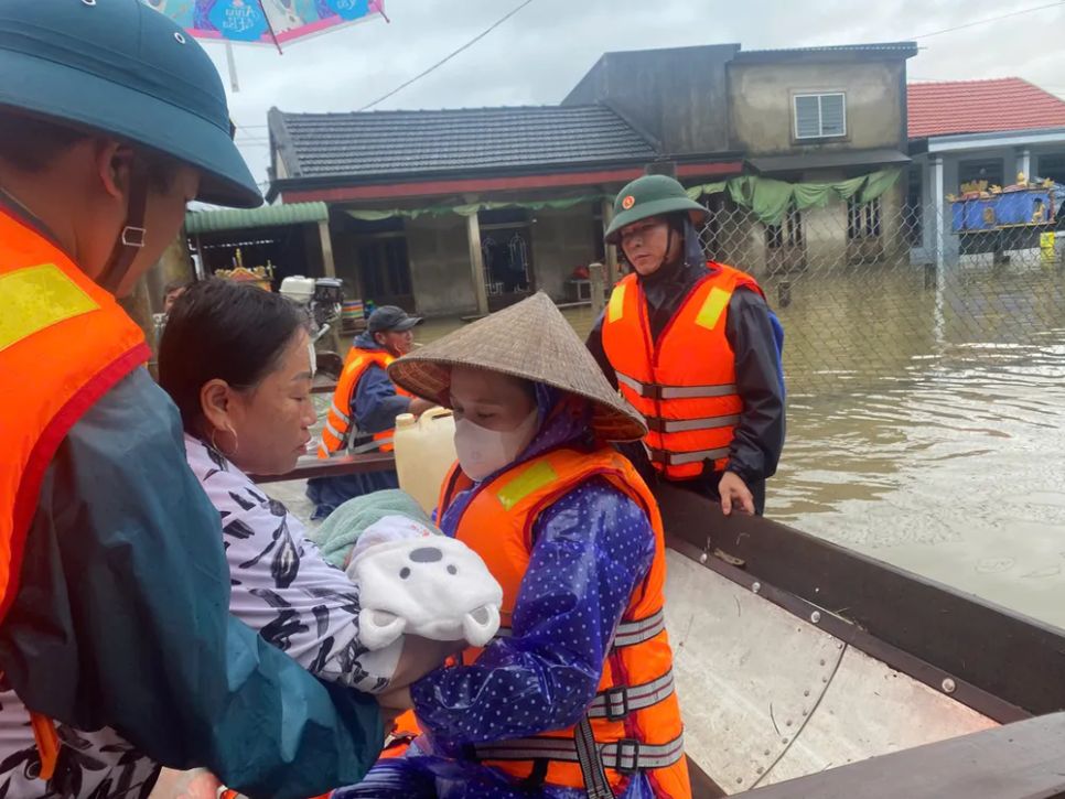 TP Huế: Mưa lũ khiến 2 người chết và mất tích