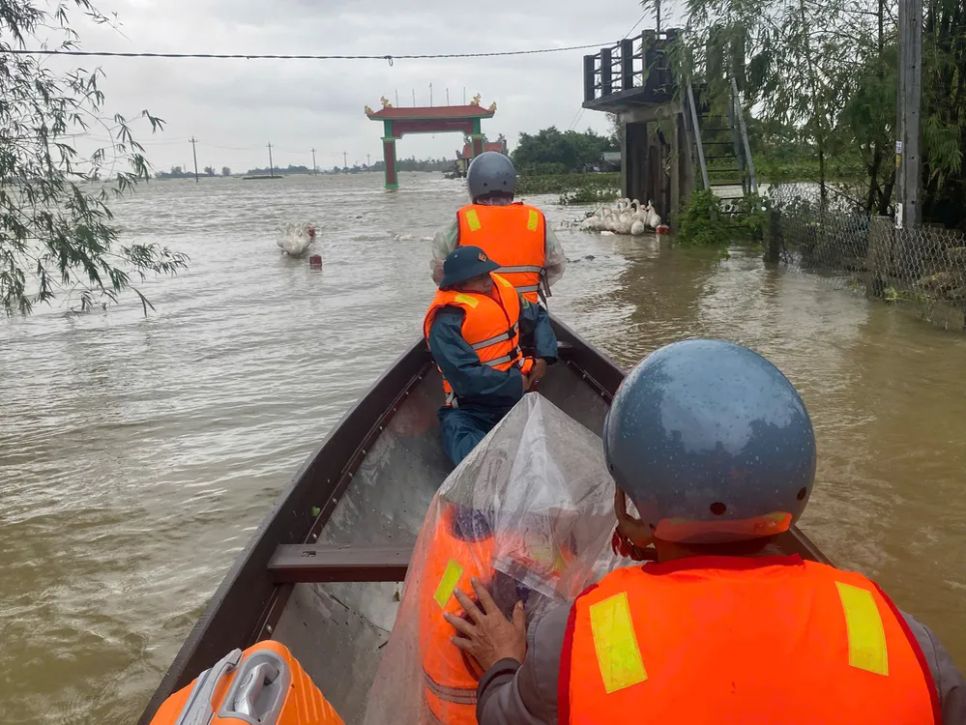 TP Huế: Mưa lũ khiến 2 người chết và mất tích