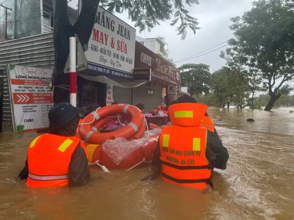 TP Huế: Mưa lũ khiến 2 người chết và mất tích