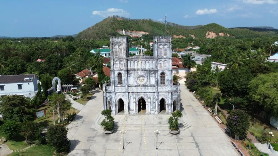 Nhà thờ Mằng Lăng là điểm đến thu hút kháchdu lịch tại Đắk Lắk