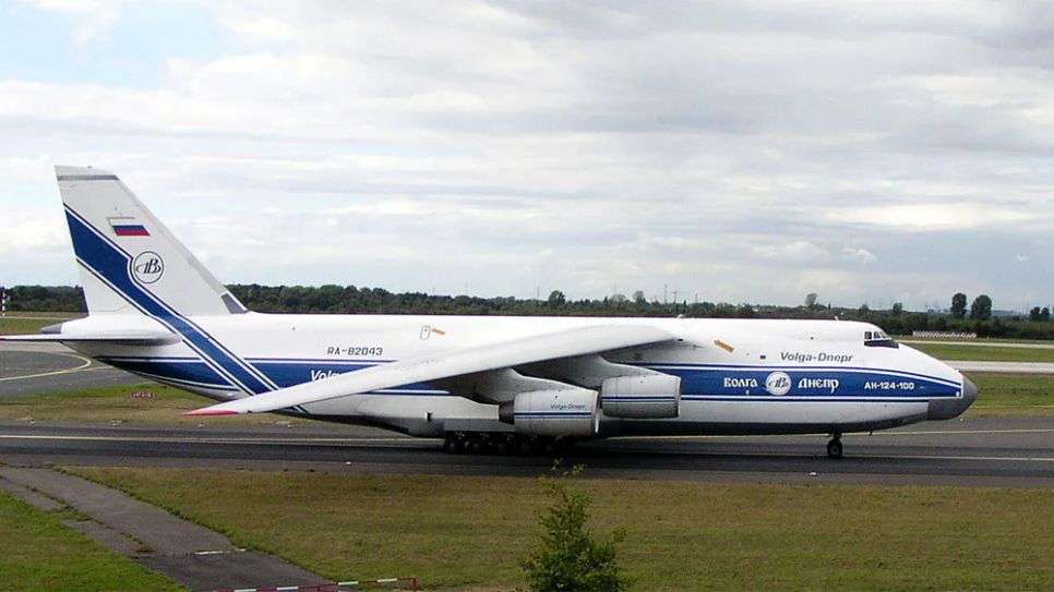Máy bay chở hàng hạng nặng An-124 của Nga. Ảnh: MOSCOW TIMES Máy bay chở hàng hạng nặng An-124 của Nga. Ảnh: MOSCOW TIMES