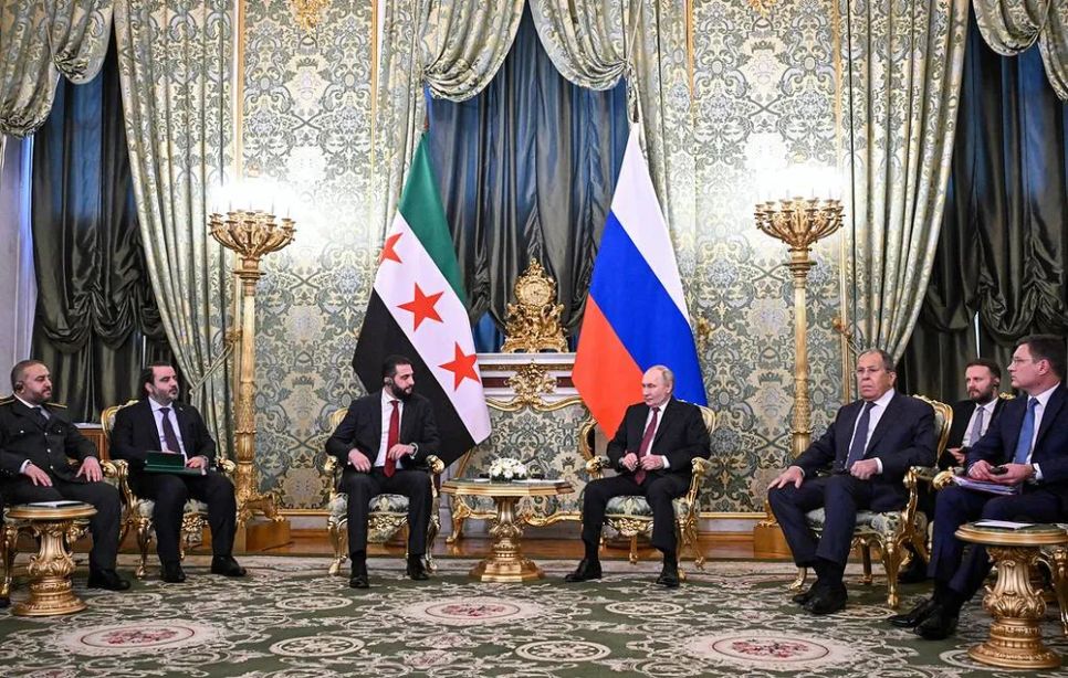 Tổng thống Nga Vladimir Putin tiếp Tổng thống lâm thời Syria Ahmed al-Sharaa tại Moscow. Ảnh: TASS Tổng thống Nga Vladimir Putin tiếp Tổng thống lâm thời Syria Ahmed al-Sharaa tại Moscow. Ảnh: TASS