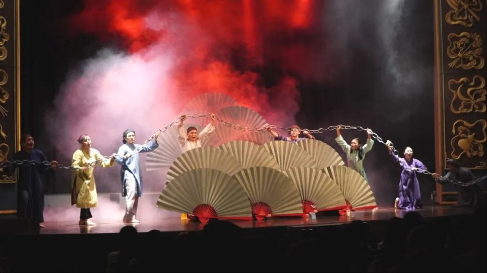 Cảnh trong vở diễn