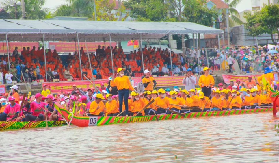 Tại các mùa giải, vận động viên nữ luôn thể sự tự tin, cống hiến hết mình trên đường đua dậy sóng. Ảnh: Tuấn Quang