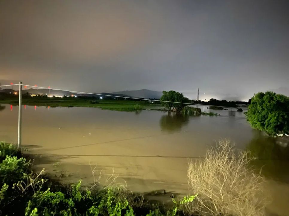 Vỡ hồ chứa tại Lâm Đồng, 3 người bị cuốn trôi