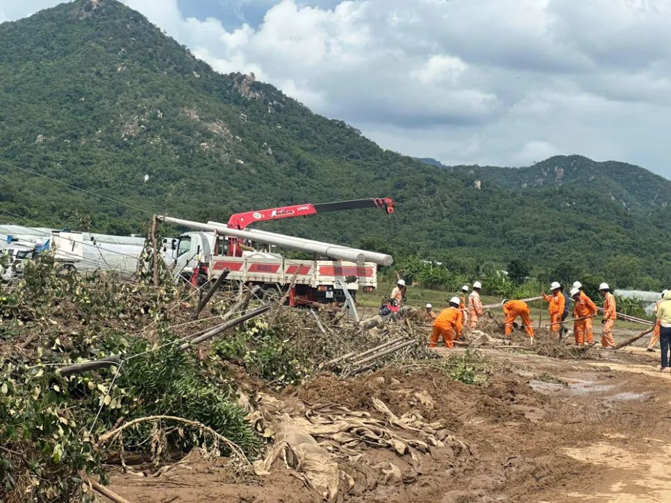 Lâm Đồng: Hồ chứa bị vỡ chưa được cấp phép xây dựng Lâm Đồng: Hồ chứa bị vỡ chưa được cấp phép xây dựng