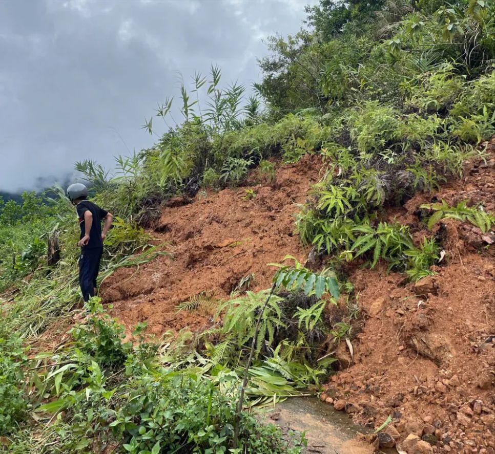 Quảng Ngãi: Nhiều thôn của xã Sơn Tây Hạ bị cô lập, mất điện