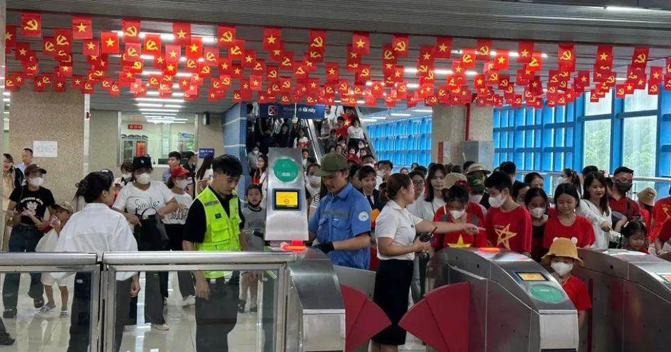 Tàu metro Cát Linh - Hà Đông bán vé điện tử từ ngày 18-11 Tàu metro Cát Linh - Hà Đông bán vé điện tử từ ngày 18-11