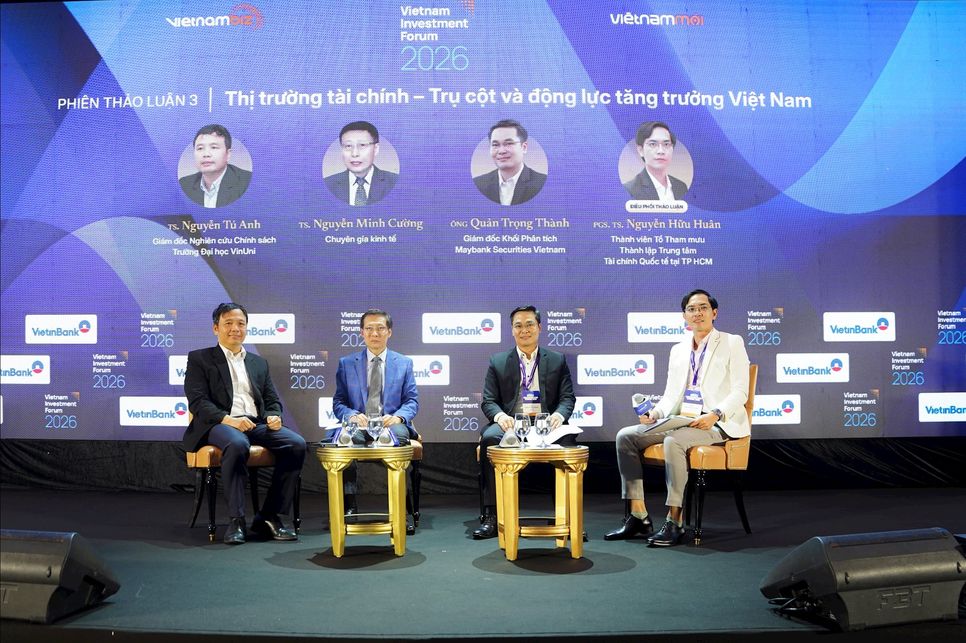 Các chuyên gia chia sẻ tại phiên thảo luận Các chuyên gia chia sẻ tại phiên thảo luận