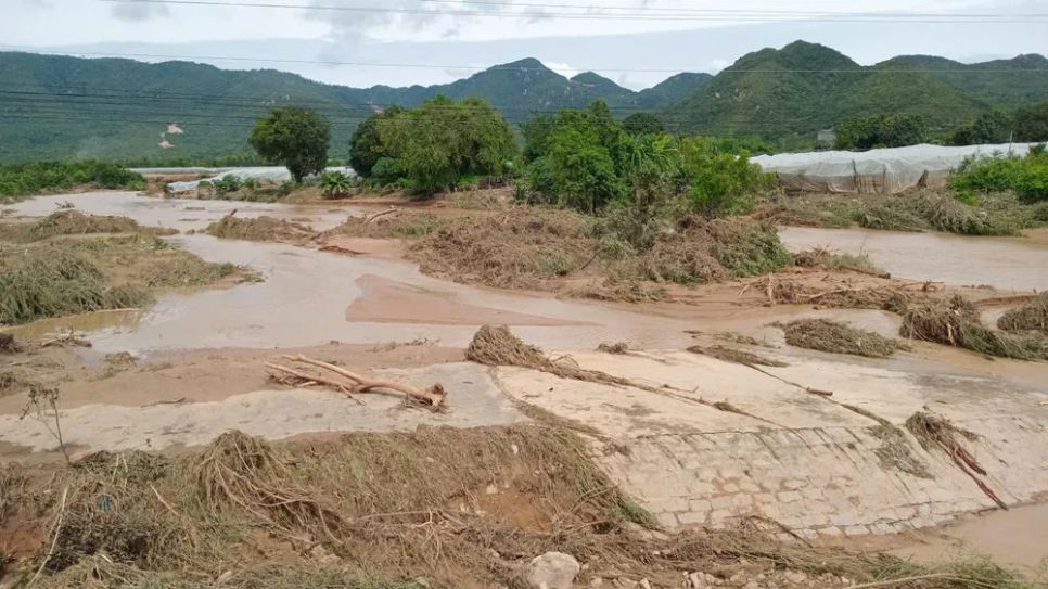 Hiện trường hồ chứa nước ở Lâm Đồng bị vỡ khiến khu vực hạ lưu ngập nặng Hiện trường hồ chứa nước ở Lâm Đồng bị vỡ khiến khu vực hạ lưu ngập nặng