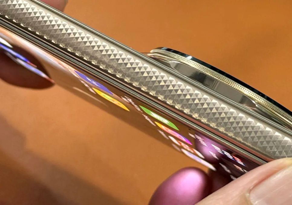 HONOR Magic V5 điện thoại gập mỏng nhẹ đến khó tin HONOR Magic V5 điện thoại gập mỏng nhẹ đến khó tin