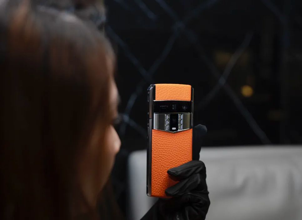 Vertu Agent Q - Chuẩn mực 'xa xỉ công nghệ' Vertu Agent Q - Chuẩn mực 'xa xỉ công nghệ'