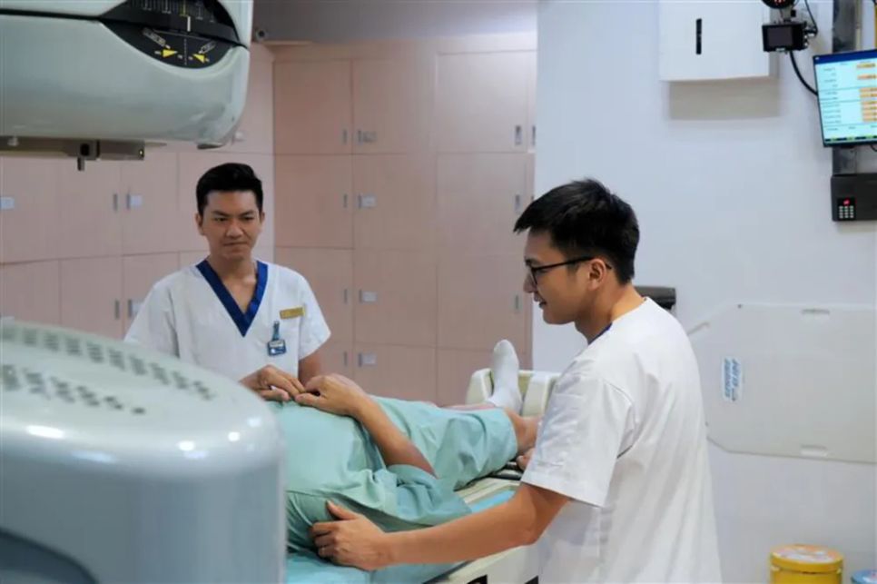 Sử dụng công nghệ hiện đại xạ trị cho bệnh nhân ung thư tiền liệt tuyến