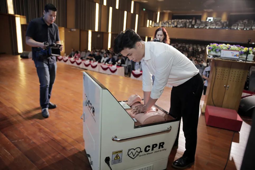 Máy hỗ trợ kỹ năng hồi sinh tim phổi - eCPR đã được thương mại hóa