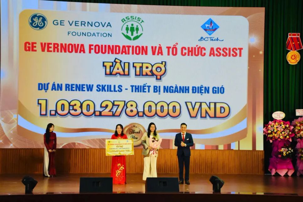 BCTech tiếp nhận tài trợ học bổng từ doanh nghiệp