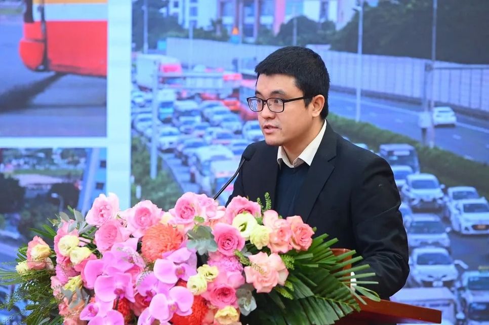 Ông Trương Mạnh Tuấn - Phó Trưởng phòng Quản lý chất lượng môi trường (Cục Môi trường) thông tin về dự thảo lộ trình áp dụng quy chuẩn khí thải với xe mô tô, gắn máy Ông Trương Mạnh Tuấn - Phó Trưởng phòng Quản lý chất lượng môi trường (Cục Môi trường) thông tin về dự thảo lộ trình áp dụng quy chuẩn khí thải với xe mô tô, gắn máy