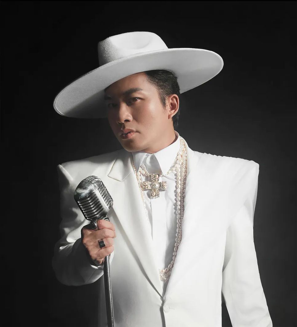 Ca sĩ Tùng Dương: Còn khiếm khuyết là còn cần nỗ lực