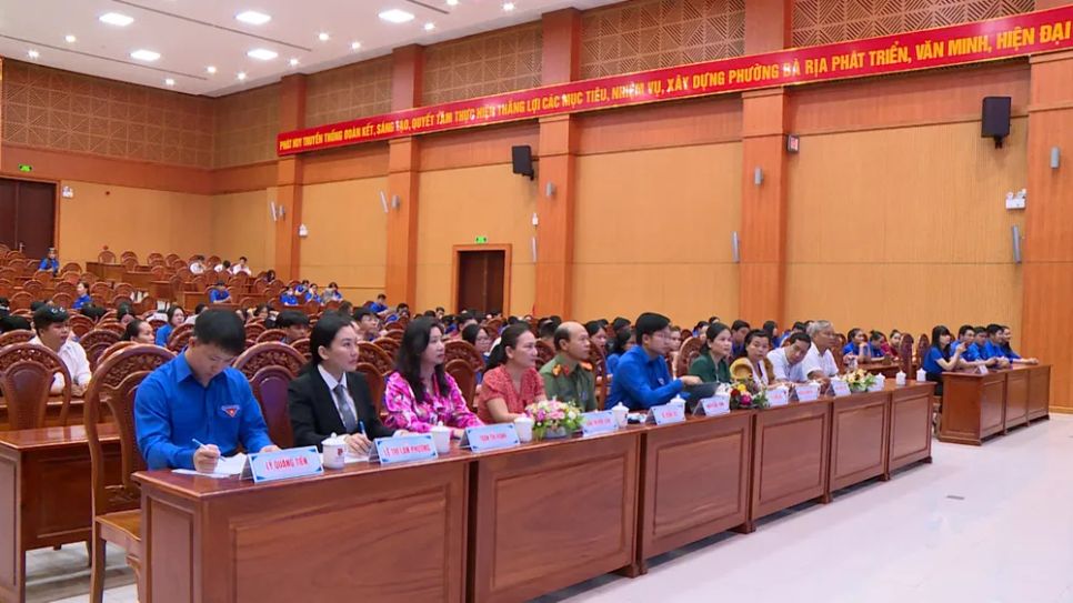 Hội thi thu hút 12 đội tham gia