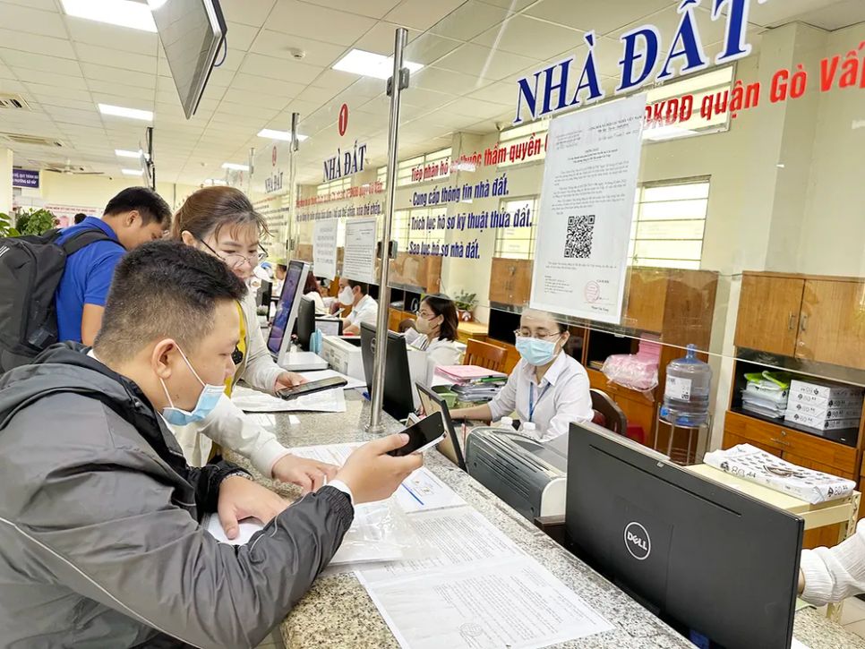 TPHCM: Giao dịch giảm, giá chung cư vẫn tăng