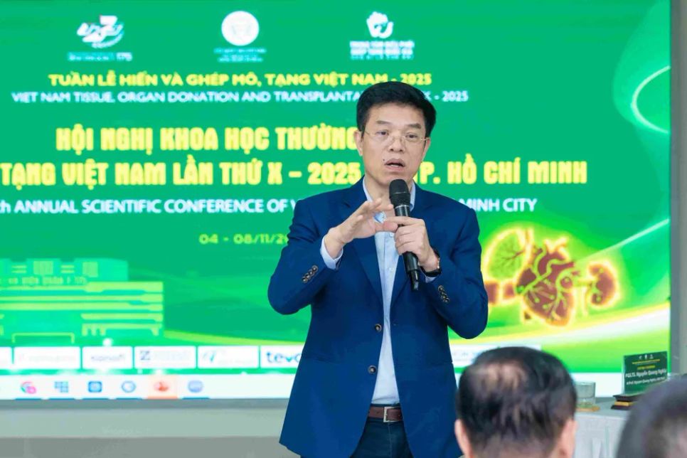PGS.TS.BS Lê Văn Thành chia sẻ giải đáp chuyên môn ghép gan tại Hội nghị Ghép tạng 2025