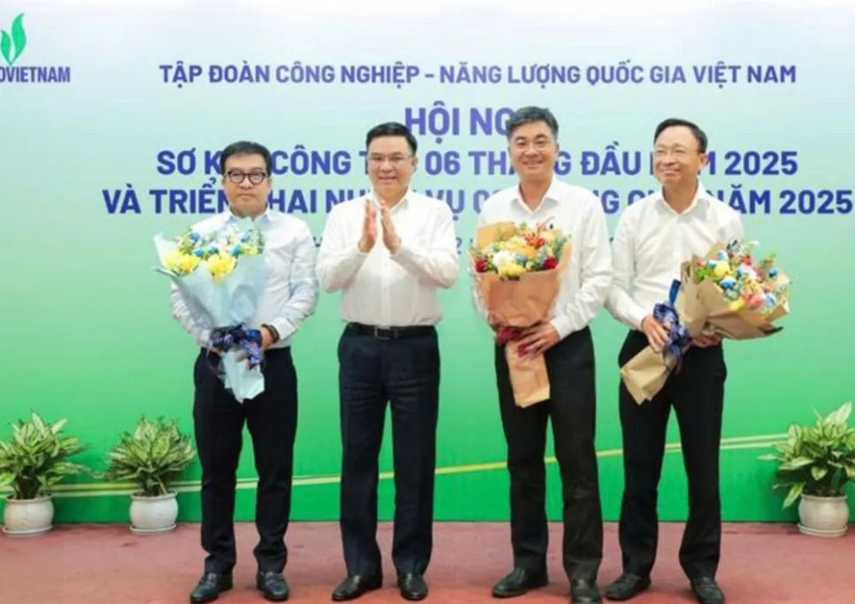 PVFCCo - Phú Mỹ được Petrovietnam biểu dương là một trong 3 đơn vị nhóm 1 đạt thành tích hoàn thành toàn diện kế hoạch quản trị 6 tháng đầu năm 2025 về sản lượng sản xuất và các chỉ tiêu tài chính