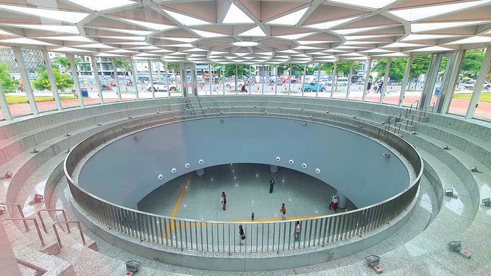 Quang cảnh tại bến ngầm metro số 1 Quang cảnh tại bến ngầm metro số 1