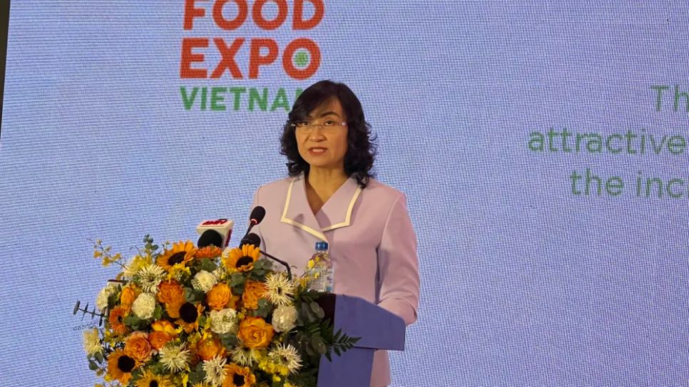 Thứ trưởng Bộ Công thương Phan Thị Thắng phát biểu tại triển lãm Thứ trưởng Bộ Công thương Phan Thị Thắng phát biểu tại triển lãm