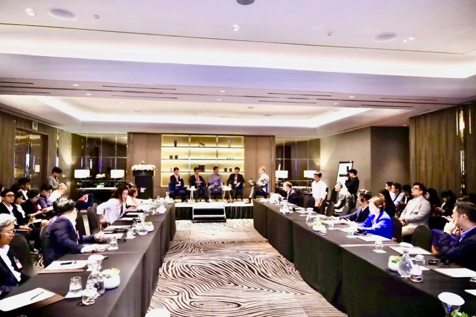 Hội thảo có sự tham dự của các doanh nghiệp về cảng biển và hàng không. Ảnh: QUỐC HÙNG