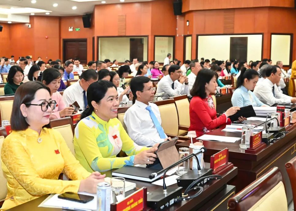 Đại biểu tham dự tại kỳ họp. Ảnh: VIỆT DŨNG