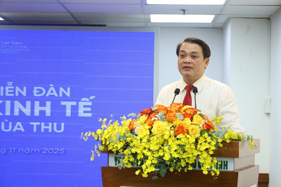 Ông Lê Trường Duy - Giám đốc Trung tâm Cách mạng công nghiệp lần thứ 4 tại TP.HCM (HCMC C4IR), Phó Trưởng ban thường trực Ban tổ chức Diễn đàn, thông tin tại Họp báo Ông Lê Trường Duy - Giám đốc Trung tâm Cách mạng công nghiệp lần thứ 4 tại TP.HCM (HCMC C4IR), Phó Trưởng ban thường trực Ban tổ chức Diễn đàn, thông tin tại Họp báo