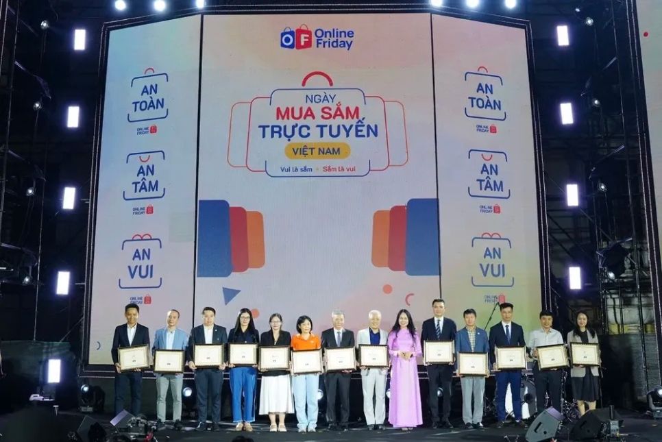 Khai mạc “Ngày mua sắm trực tuyến Việt Nam - Online Friday 2025” Khai mạc “Ngày mua sắm trực tuyến Việt Nam - Online Friday 2025”