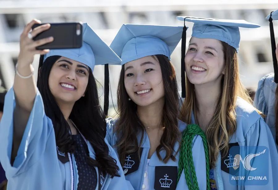 Sinh viên tốt nghiệp tại Đại học Columbia ở New York. Ảnh: XINHUA Sinh viên tốt nghiệp tại Đại học Columbia ở New York. Ảnh: XINHUA