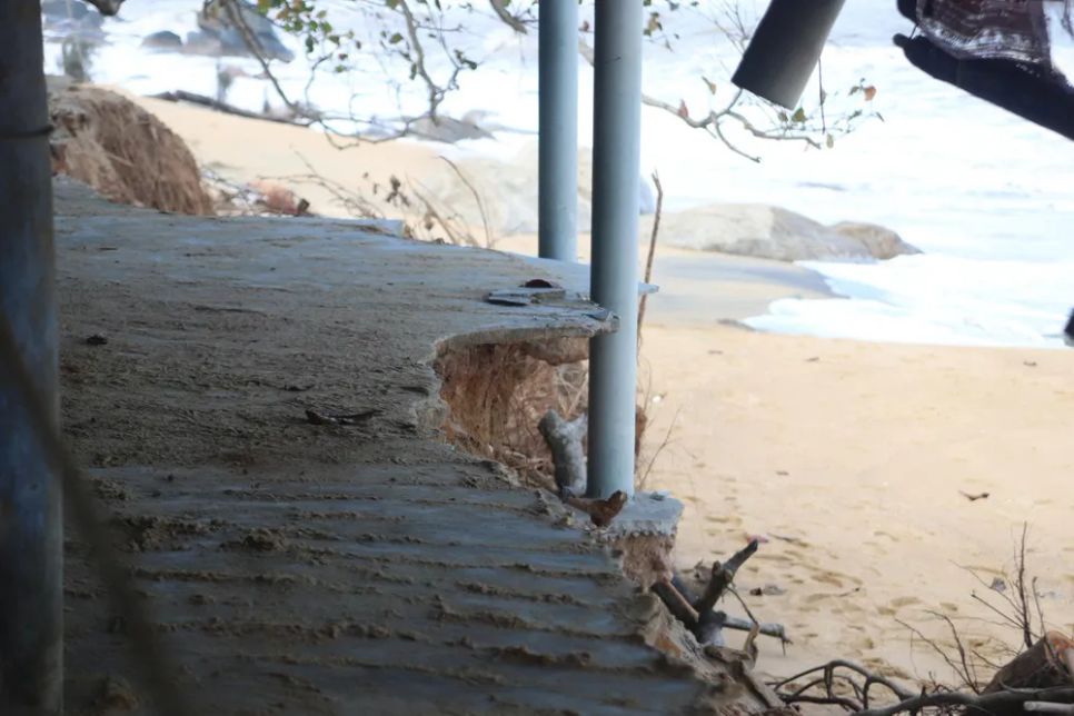 Tan hoang bãi biển Hàm Rồng