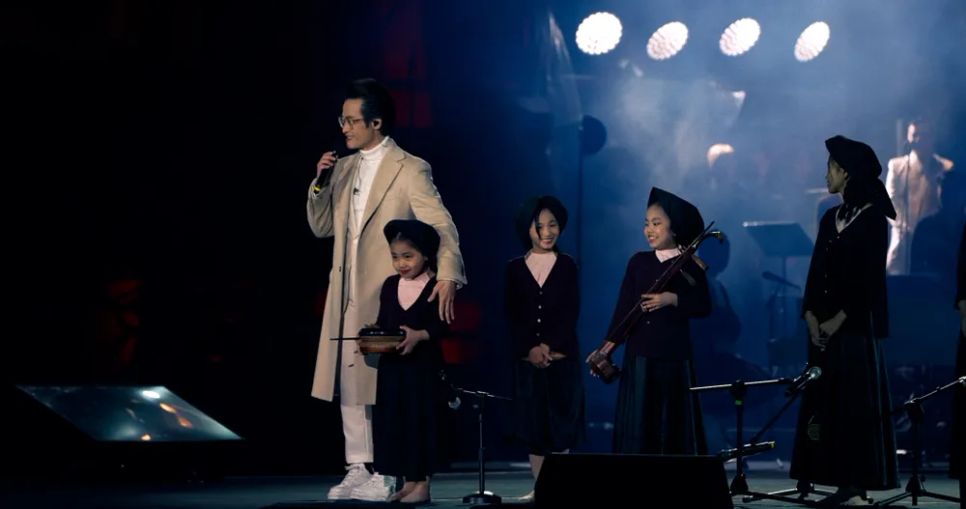 <i>Phim tài liệu Chân trời rực rỡ được xây dựng từ ý tưởng concert cùng tên. Ảnh: ĐPCC</i>