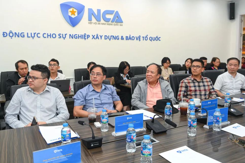 Các đại biểu dự tọa đàm