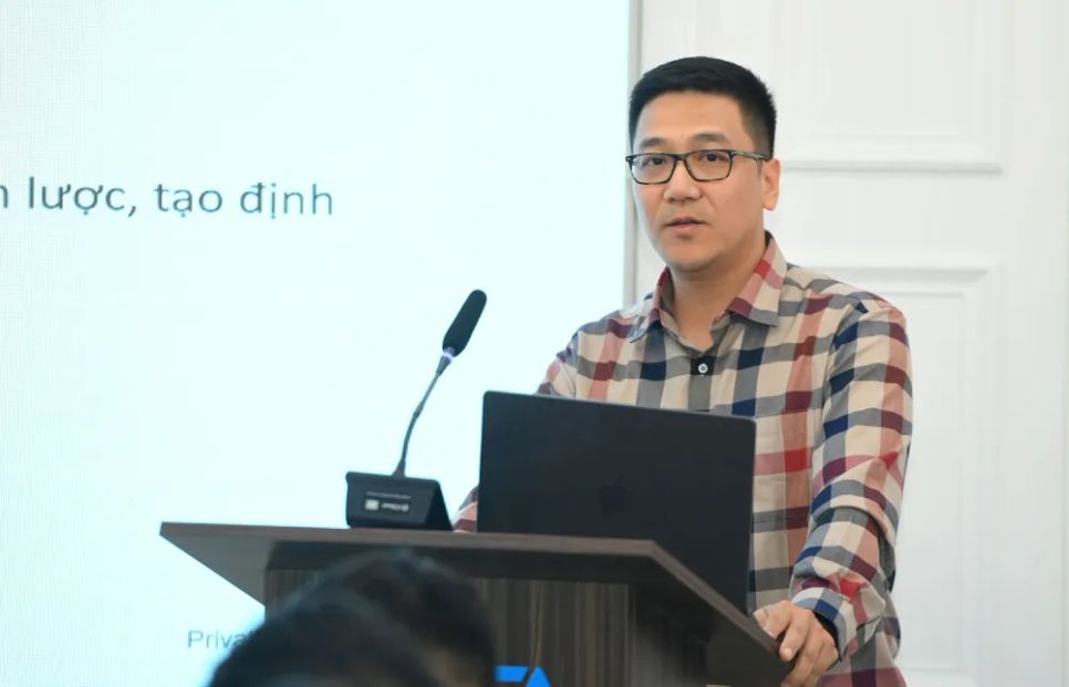 Ông Nguyễn Minh Đức tham luận tại tọa đàm