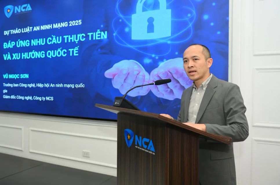 Ông Vũ Ngọc Sơn phát biểu tại tọa đàm