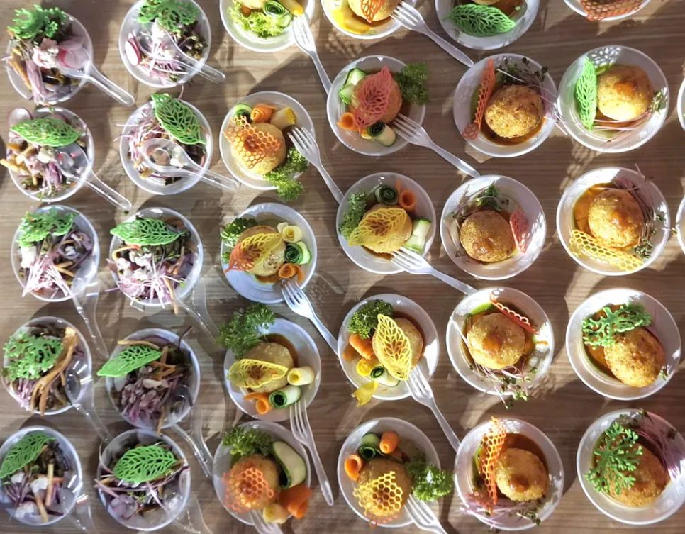 Cua Cà Mau kết hợp đặc sản các địa phương tạo nên nhiều món ăn mới lạ, hấp dẫn 