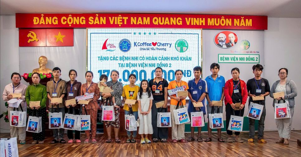 K Coffee & Cherry chia sẻ yêu thương: Trao 330 triệu đồng đồng hành cùng 44 bệnh nhi TP.HCM