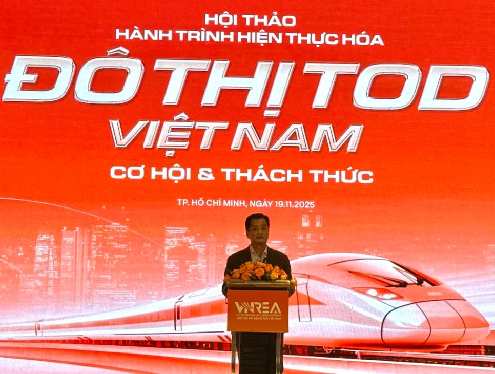 TS Nguyễn Văn Đính, Phó Chủ tịch VNREA phát biểu tại hội thảo