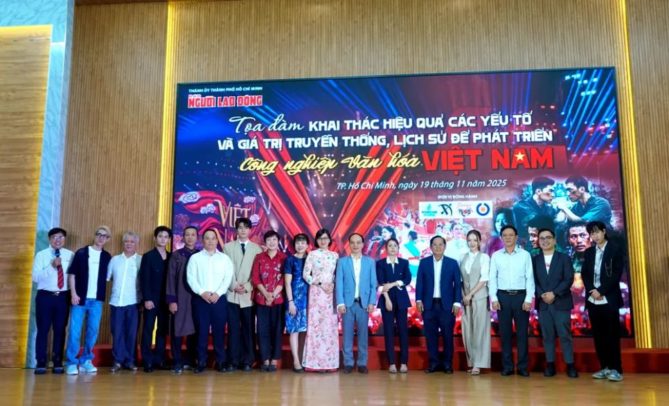 Các đại biểu tham dự Tọa đàm “Khai thác hiệu quả các yếu tố và giá trị truyền thống lịch sử để phát triển công nghiệp văn hóa Việt Nam”. Ảnh: THÚY BÌNH