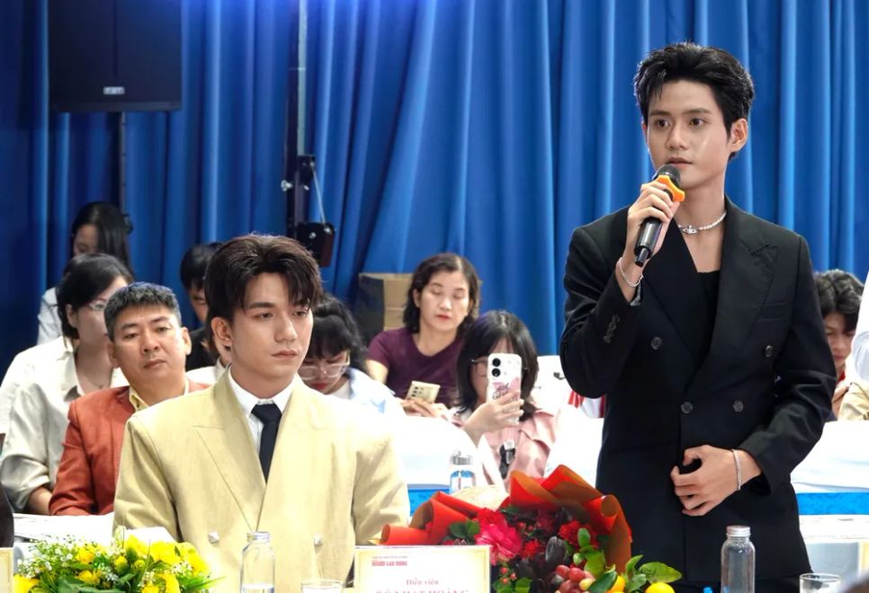 Diễn viên Đình Khang (vai Tú trong phim 