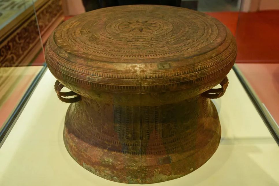 <b>Trống đồng Đông Sơn</b>