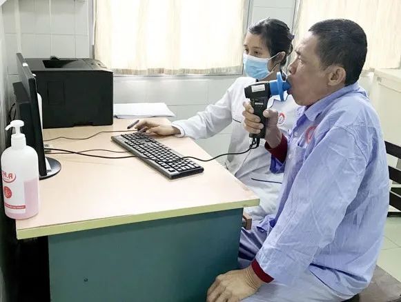Đo chức năng hô hấp để phát hiện sớm bệnh COPD
