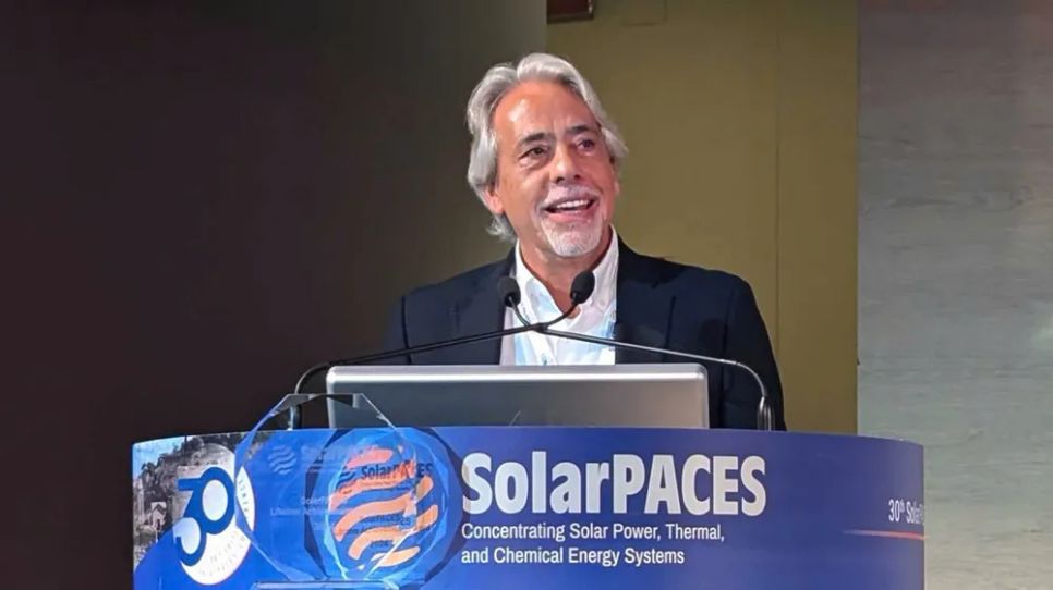 Giáo sư Aldo Steinfeld ấn tượng với tầm vóc quốc tế và định hướng nhân văn của VinFuture, mong đợi cơ hội kết nối tri thức với cộng đồng khoa học Việt Nam. Ảnh: <span style=