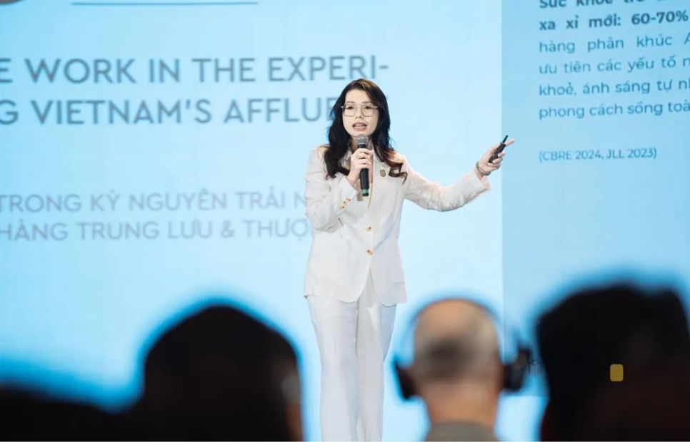 Bà Thi Anh Đào - Giám đốc Khối Marketing, Masterise Group trình bày tham luận