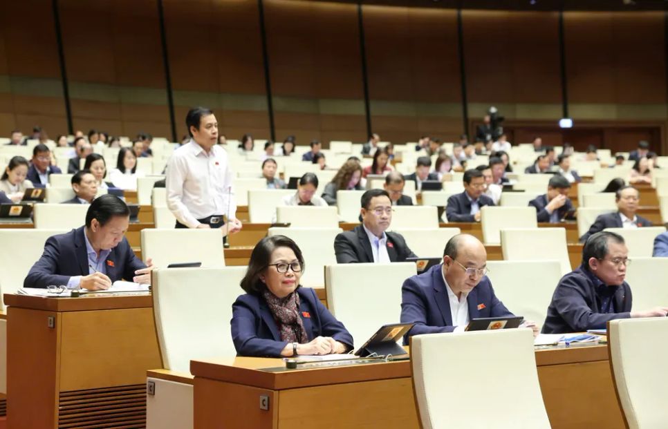 Các đại biểu dự phiên họp sáng 21-11. Ảnh: QUANG PHÚC